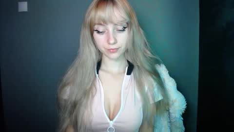 Snapshot of luciacam20 chatting on 10, 11, 2025 Lucy online show from 10, 11, 2025