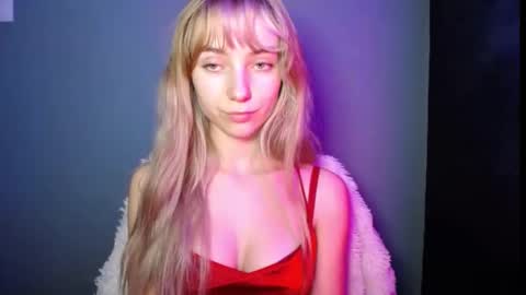 Snapshot of luciacam20 chatting on 3, 12, 2025 Lucy online show from 3, 12, 2025