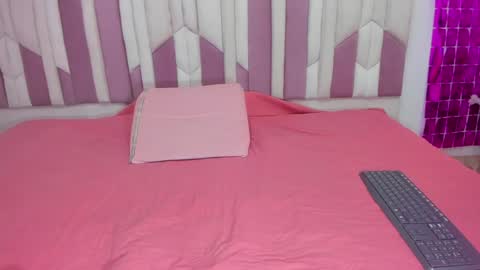 instagram luciana417  online show from 4, 1, 2025