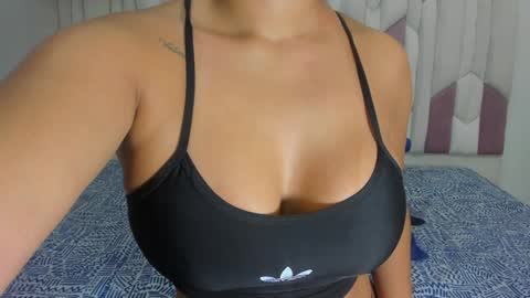 instagram luciana417  online show from 23, 1, 2025