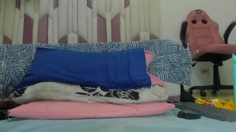 instagram luciana417  online show from 5, 2, 2025