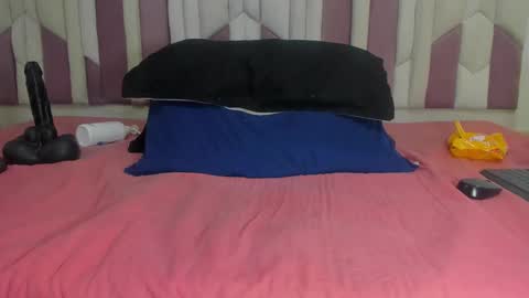 instagram luciana417  online show from 12, 2, 2025