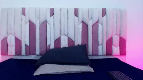 instagram luciana417  online show from 23, 9, 2025