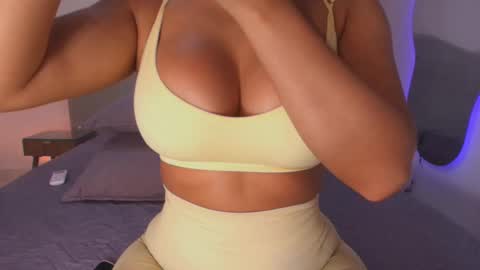 instagram luciana417  online show from 8, 1, 2026