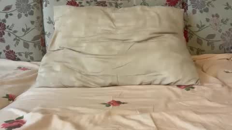 Snapshot of lucianalive chatting on 1, 11, 2025 Mysterious Girl online show from 1, 11, 2025