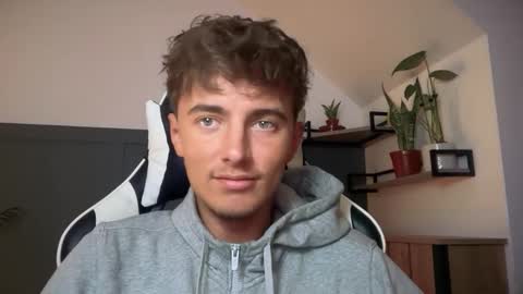 Snapshot of luciancrowe chatting on 22, 9, 2025 Lucian online show from 22, 9, 2025