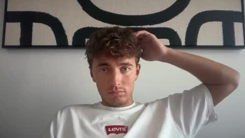 Snapshot of luciancrowe chatting on 10, 10, 2025 Lucian online show from 10, 10, 2025