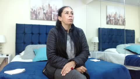 luciastehlik online show from 8, 4, 2026