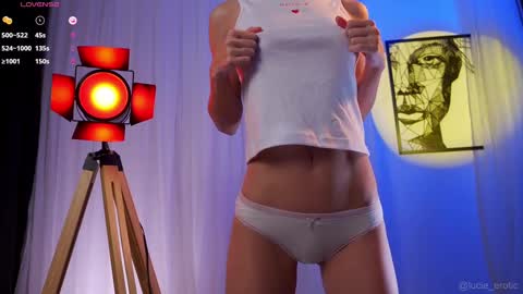 Snapshot of lucie_beltran chatting on 25, 2, 2025 Next stream start at 1500hs GTM-3 online show from 25, 2, 2025