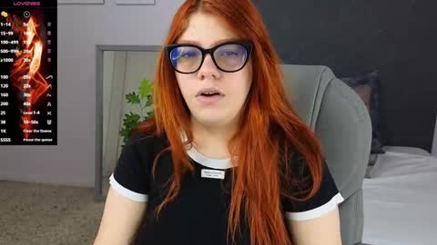 Snapshot of lucie_nicolls chatting on 3, 1, 2025 Lucie   online show from 3, 1, 2025