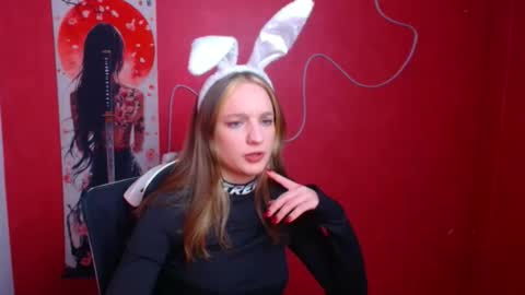 Snapshot of lucieamour_ chatting on 17, 11, 2025 Lucie online show from 17, 11, 2025