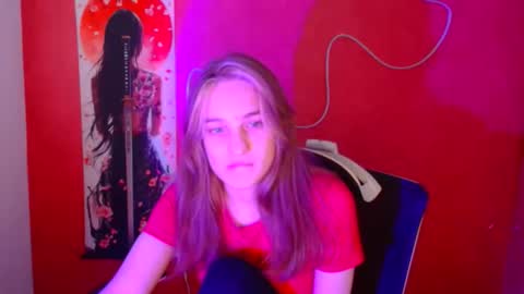 Snapshot of lucieamour_ chatting on 22, 11, 2025 Lucie online show from 22, 11, 2025