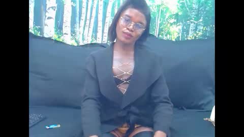 Lucile Carrie online show from 9, 6, 2026
