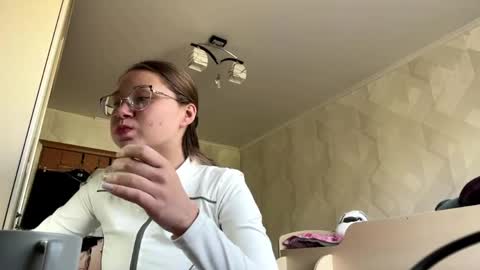 Snapshot of lucindascercy chatting on 25, 4, 2026 Maya online show from 25, 4, 2026