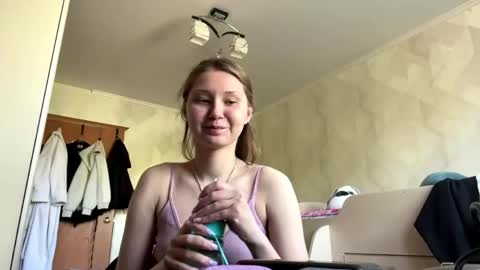 Snapshot of lucindascercy chatting on 28, 4, 2026 Maya online show from 28, 4, 2026