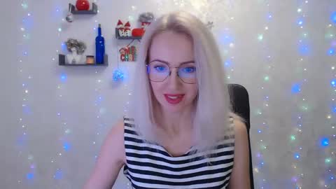 Snapshot of luckcristal chatting on 8, 1, 2025 Arina online show from 8, 1, 2025