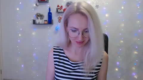 Snapshot of luckcristal chatting on 8, 1, 2025 Arina online show from 8, 1, 2025