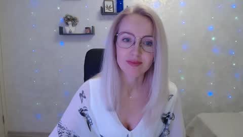 Snapshot of luckcristal chatting on 7, 3, 2025 Arina online show from 7, 3, 2025