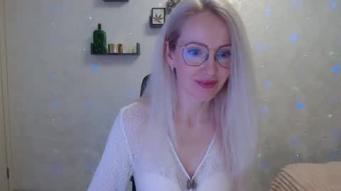 Snapshot of luckcristal chatting on 22, 3, 2026 Arina online show from 22, 3, 2026