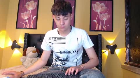 Snapshot of luckk_ chatting on 10, 4, 2026 luckk_ online show from 10, 4, 2026