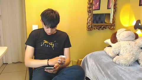 Snapshot of luckk_ chatting on 8, 5, 2026 luckk_ online show from 8, 5, 2026