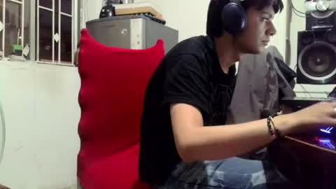 Snapshot of luckk_ chatting on 11, 5, 2026 luckk_ online show from 11, 5, 2026