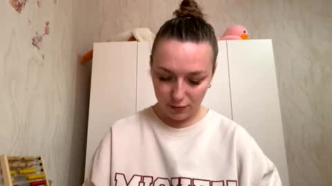 lucky_foryou_baby online show from 6, 4, 2026