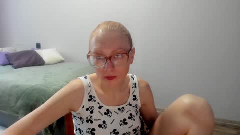 Snapshot of lucky_licky20 chatting on 9, 12, 2024 lucky_licky20 online show from 9, 12, 2024