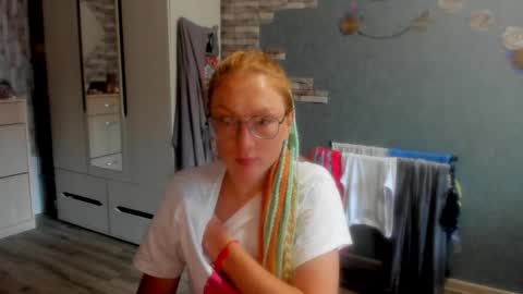 Snapshot of lucky_licky20 chatting on 18, 10, 2025 lucky_licky20 online show from 18, 10, 2025