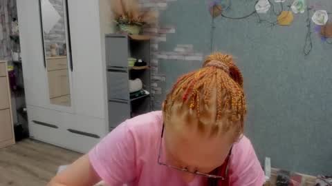 lucky_licky20 online show from 17, 12, 2025