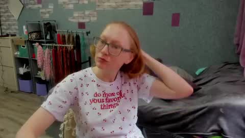 lucky_licky20 online show from 17, 4, 2026
