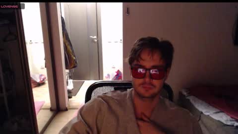 Iron Jhon online show from 3, 12, 2025