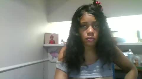Snapshot of lucky_themilf chatting on 17, 12, 2024 lucky_themilf online show from 17, 12, 2024