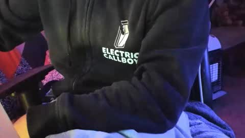 Snapshot of luckydrakex chatting on 14, 11, 2025 Lucky online show from 14, 11, 2025