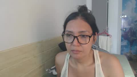 Snapshot of luckyisa chatting on 15, 10, 2025 angelisa online show from 15, 10, 2025