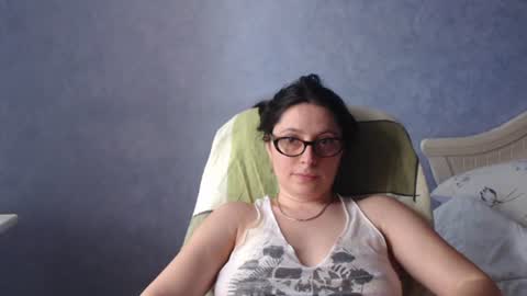 Snapshot of luckylinda23 chatting on 15, 6, 2026 luckylinda23 online show from 15, 6, 2026