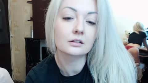Snapshot of luckyshotgirl chatting on 18, 3, 2026 LuckyShot online show from 18, 3, 2026