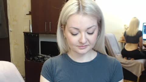 Snapshot of luckyshotgirl chatting on 24, 3, 2026 LuckyShot online show from 24, 3, 2026