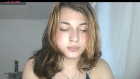 Snapshot of lucrecia21_ chatting on 21, 2, 2025 Lucrecia... new accout...OFS LU 21 online show from 21, 2, 2025