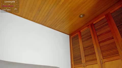 Hello my name is Lucy nice to meet you  thumb up is important for me kisses     online show from 5, 2, 2025