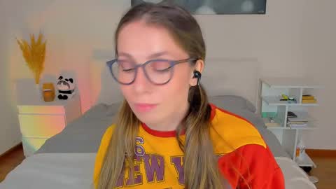 Snapshot of lucy__ray chatting on 14, 12, 2024 lucy__ray online show from 14, 12, 2024