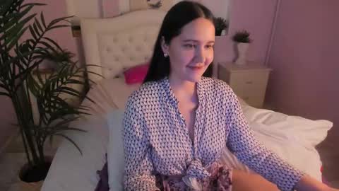 Snapshot of lucy_boobsy chatting on 9, 3, 2025 Laura online show from 9, 3, 2025
