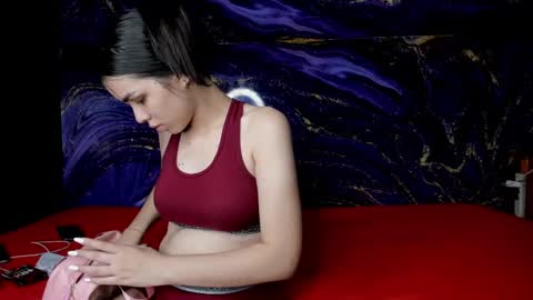 Snapshot of lucy_doll69 chatting on 19, 5, 2026 lucy_doll69 online show from 19, 5, 2026