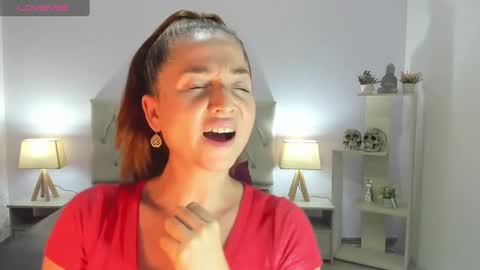 Snapshot of lucy_hot77 chatting on 10, 1, 2025 Lucia online show from 10, 1, 2025