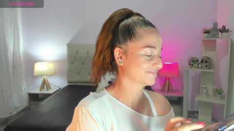Snapshot of lucy_hot77 chatting on 4, 2, 2025 Lucia online show from 4, 2, 2025