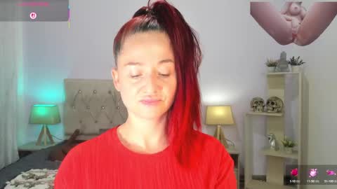 Snapshot of lucy_hot77 chatting on 25, 9, 2025 Lucia online show from 25, 9, 2025