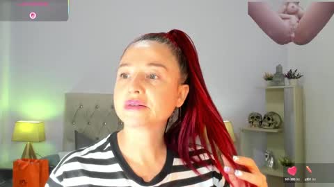 Snapshot of lucy_hot77 chatting on 28, 9, 2025 Lucia online show from 28, 9, 2025