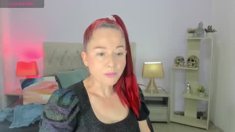 Snapshot of lucy_hot77 chatting on 30, 11, 2025 Lucia online show from 30, 11, 2025