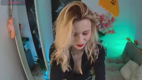 lucy online show from 25, 10, 2025