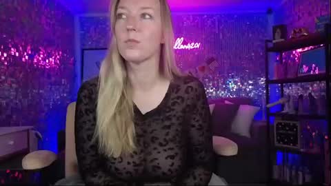 Snapshot of lucyallen4201 chatting on 26, 6, 2026 lucyallen4201 online show from 26, 6, 2026